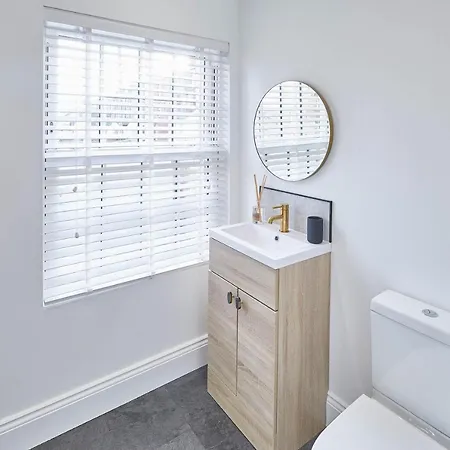 Host & - Albion House *