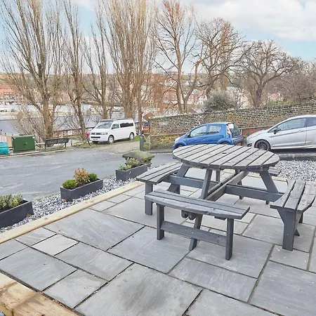 Holiday home Host & - Albion House