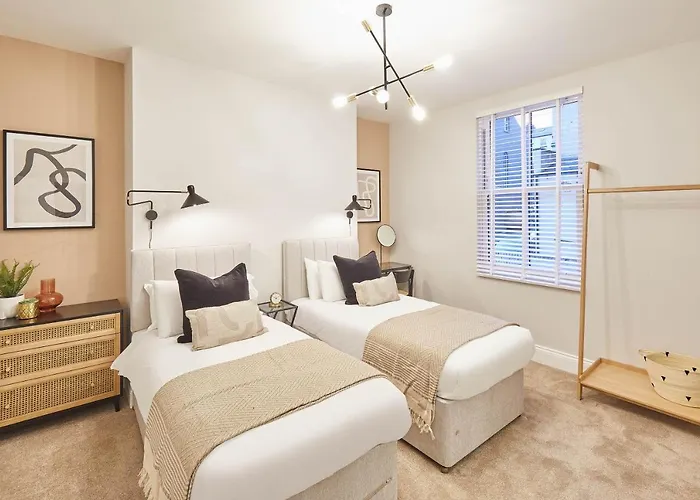 Host & - Albion House *