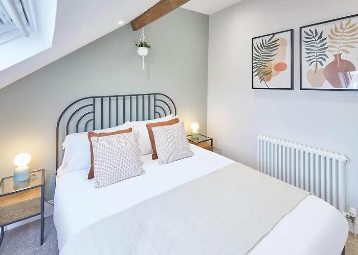 Host & - Albion House Holiday home *