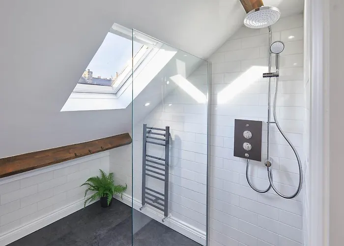 Host & - Albion House