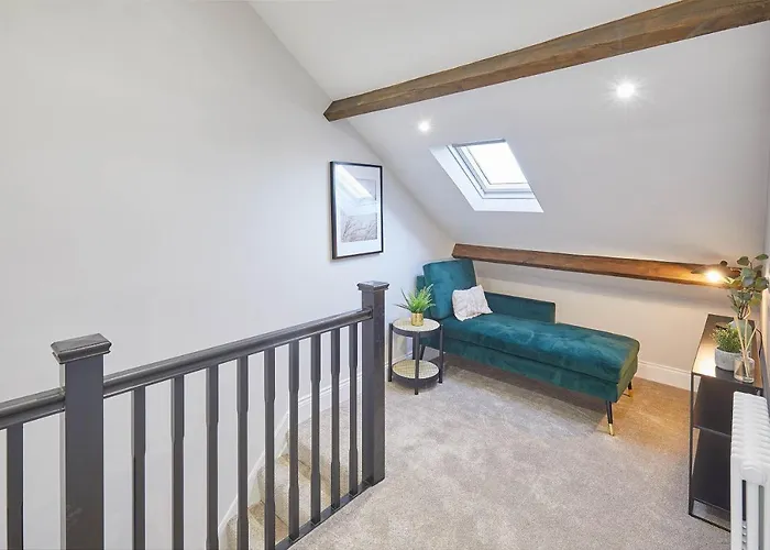 Host & - Albion House *