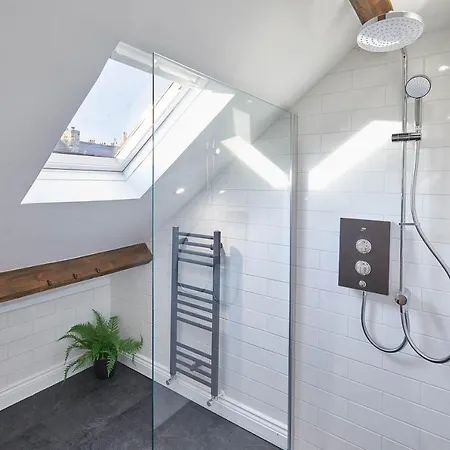 Host & - Albion House