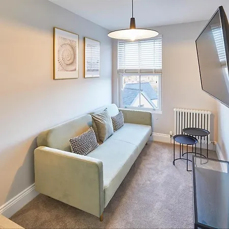 Host & - Albion House *